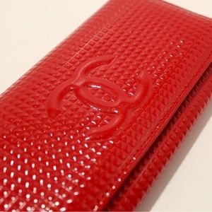 Chanel wallet- (DUPE)
